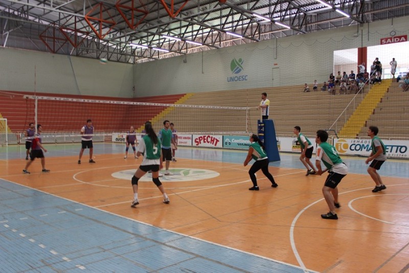 SESI, HISA/Grupo WEG e AJOV realizam torneio misto de Voleibol