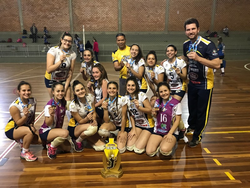 Equipe Infantil da AJOV é campeã da Liga Serrana de Voleibol