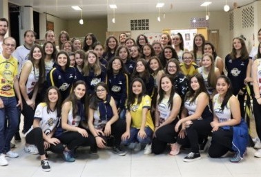 AJOV promove jantar de confraternização para alunas do Projeto Bom de Bola Bom de Escola.